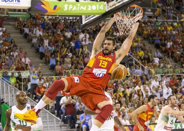 Espa�a super� sin problemas a Brasil