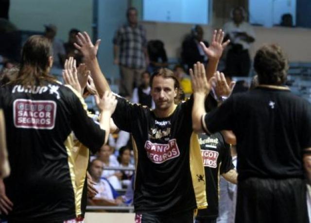 Paliza �ca�onera� en su segunda presentaci�n