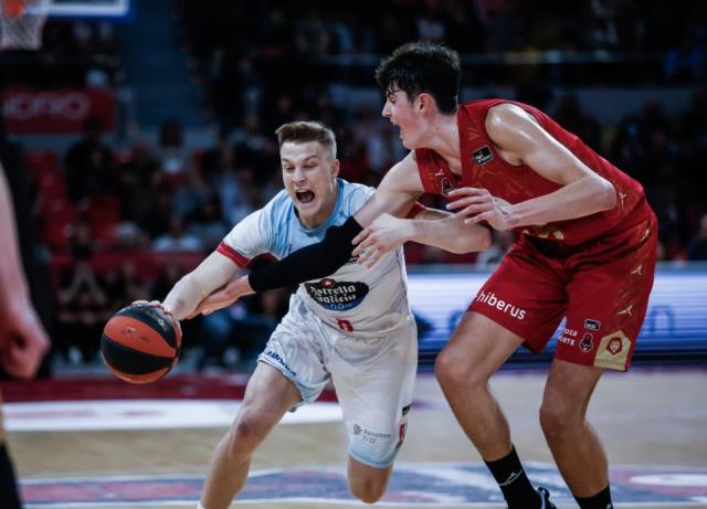 Una sorpresa, un thriller y una goleada en Espa�a