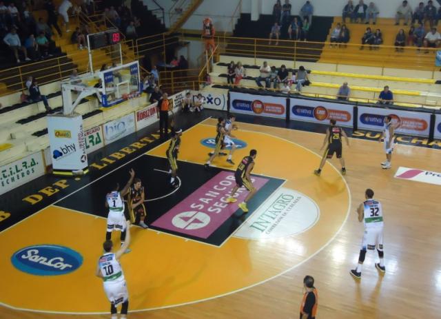 Regatas se recuper� frente a un d�bil Libertad