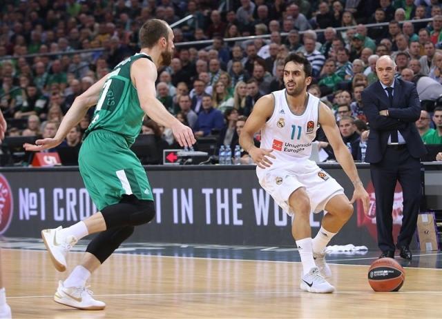 Contin�a de galera y bast�n