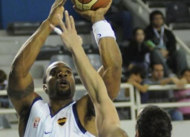 Peter Ezugwu es el nuevo pivote de Ol�mpico