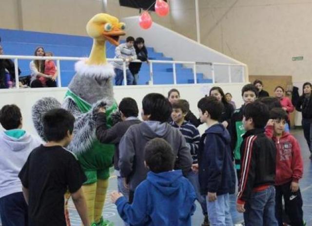 La Liga Nacional junto a los ni�os