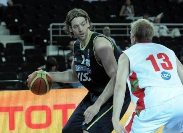 Oberto: �Todos los d�as nos ponemos una l�nea m�s alta�