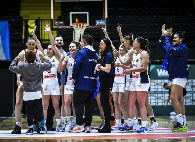 Triunfos de Malvin y Universidad de Chile en el arranque del grupo �B�