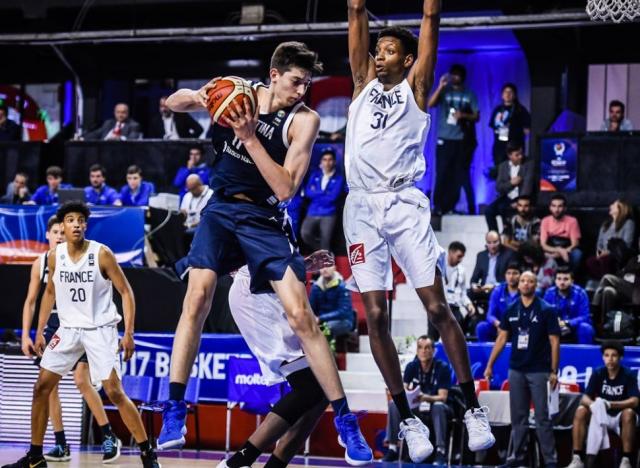 En busca de su primer alegr�a