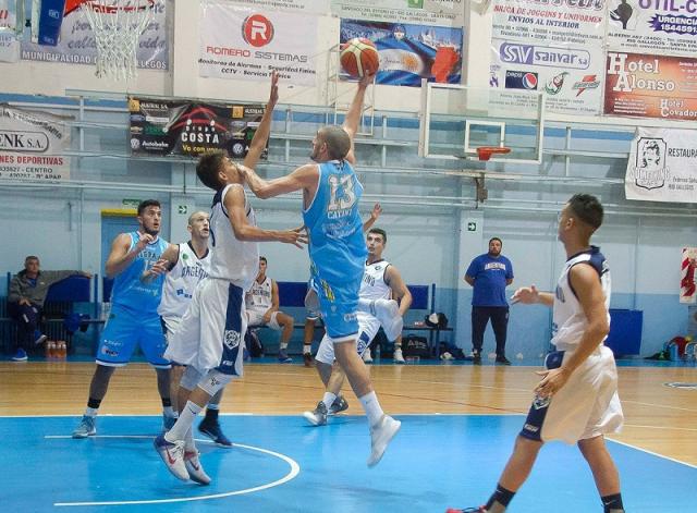 Garc�a y Zustovich dominaron la base