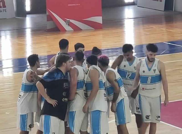 Echag�e y Barrio Parque con sonrisas en amistosos