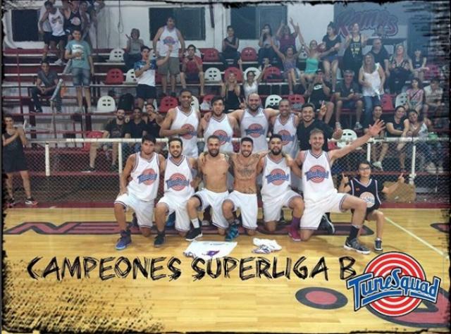 Tune Squad escribi� su nombre en la lista de campeones