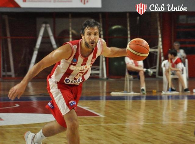 Uni�n baj� al l�der en casa