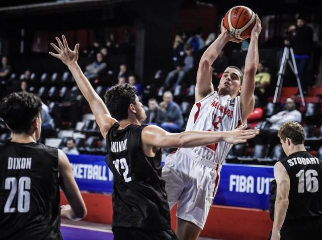 Canad� impone su juego