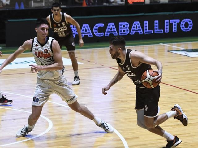 No est� muerto quien pelea