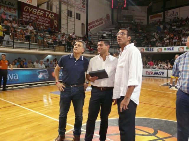 Miguel Cortijo fue homenajeado en Ol�mpico