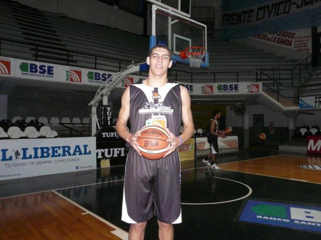 Ol�mpico recluta a Lucio Delfino