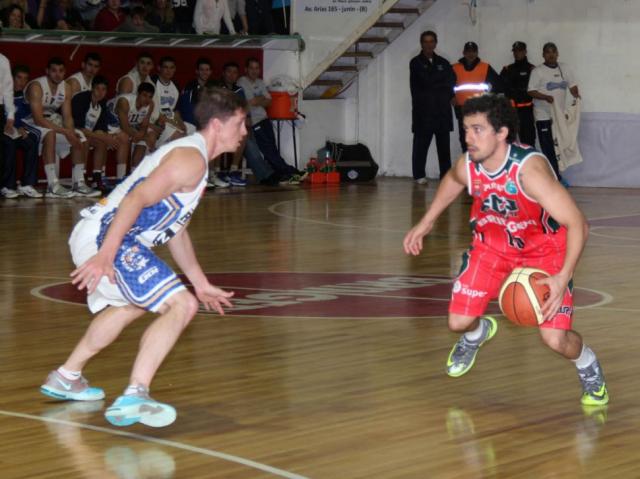 Argentino prolong� su racha en el Coliseo