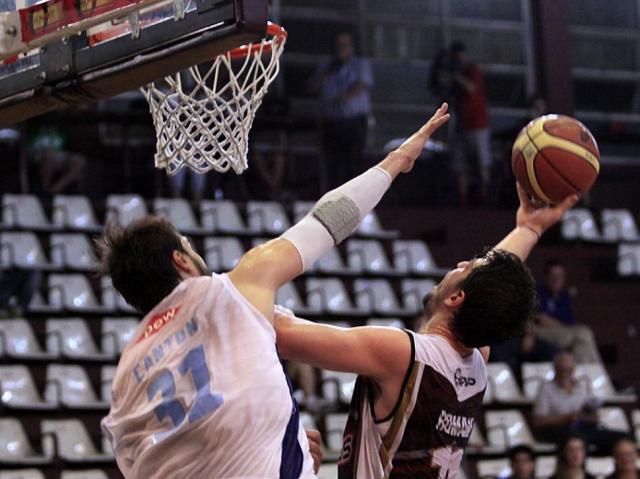 Bah�a sonri� por primera vez de visitante