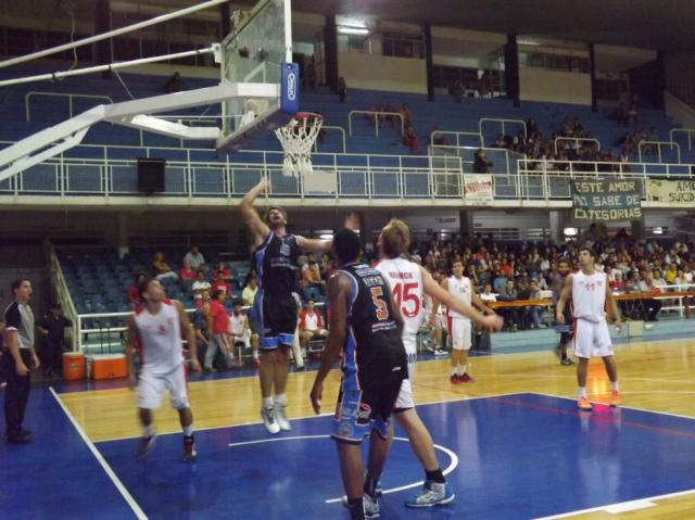 Echag�e pudo con Uni�n