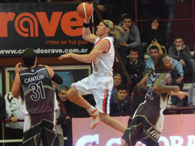 Un Cicl�n hizo volar a Lan�s