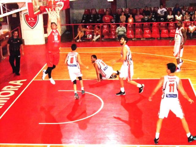 Hind� atendi� a domicilio y acort� distancia ante Villa Angela