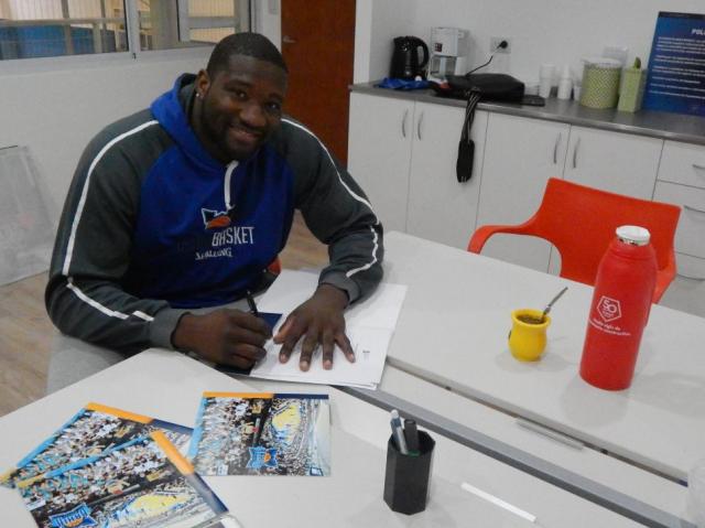 Johnson sigue en Bah�a