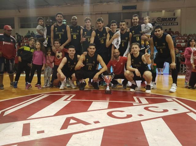 Instituto gan� y es campe�n del S�per 8 de b�squet solidario
