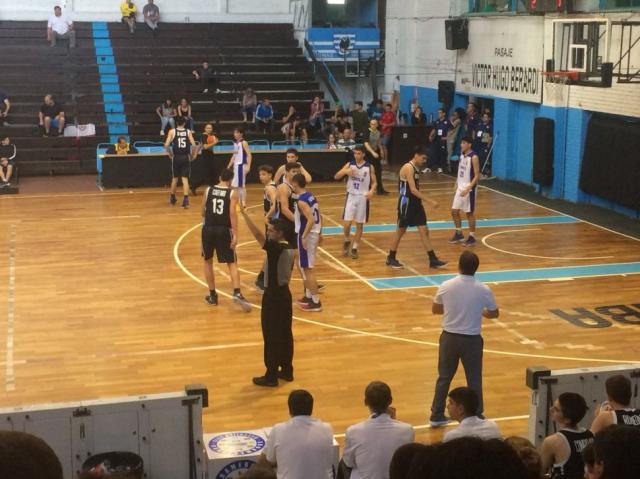 Mostr� los dientes