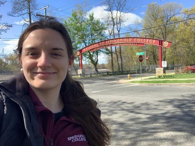 C�mo es trabajar y estudiar en la universidad donde se invent� el b�squet