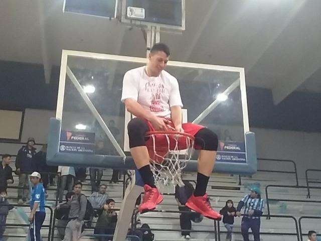 Madrug� y festej�