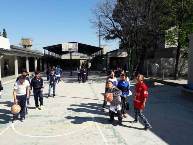 Tucum�n lleva el b�squet a las escuelas