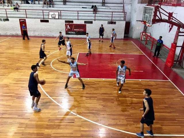 Tucum� disfrut� de la presencia del U15