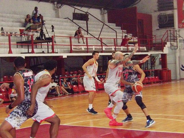 Villa Mitre tuvo su reacci�n