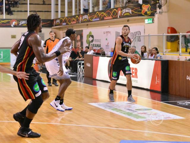 San Mart�n sac� pecho y venci� a Pe�arol