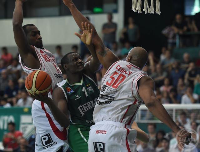 Ferro tuvo m�s banca