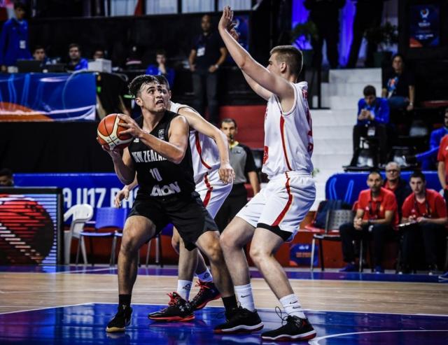 Canad� impone su juego