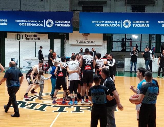 Bah�a con el golpe, el resto locales