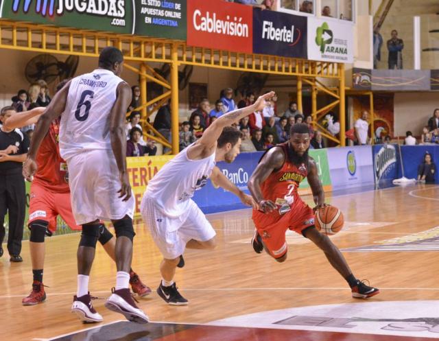 San Mart�n comenz� con buena mano