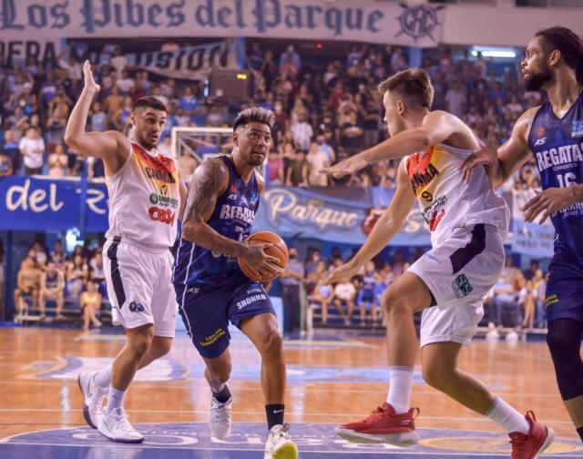 Lo llev� a su terreno