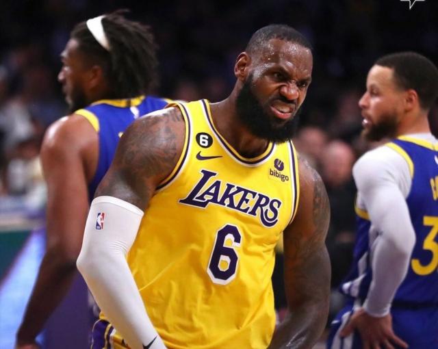 Los �ngeles de pie