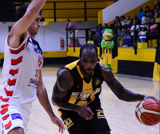 Comu mostr� sus credenciales