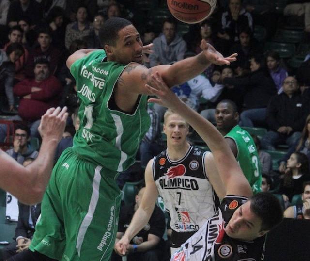 Atenas cort� a Jones