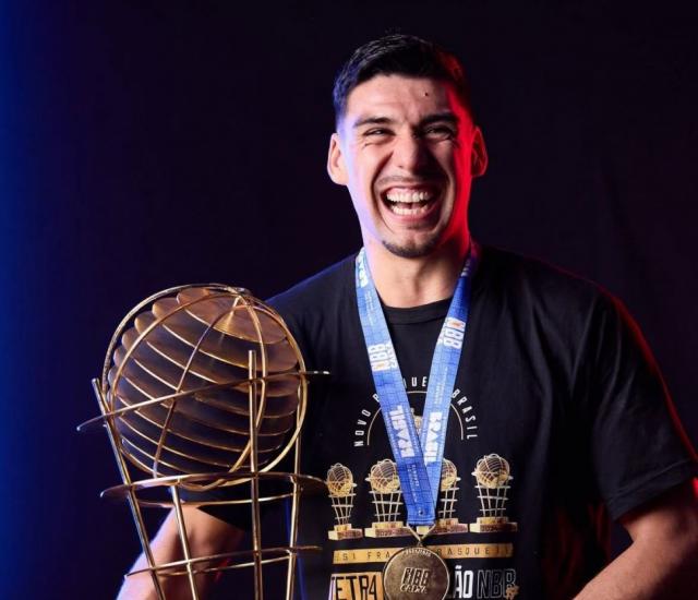 Corval�n y Franca gritaron campe�n en Brasil