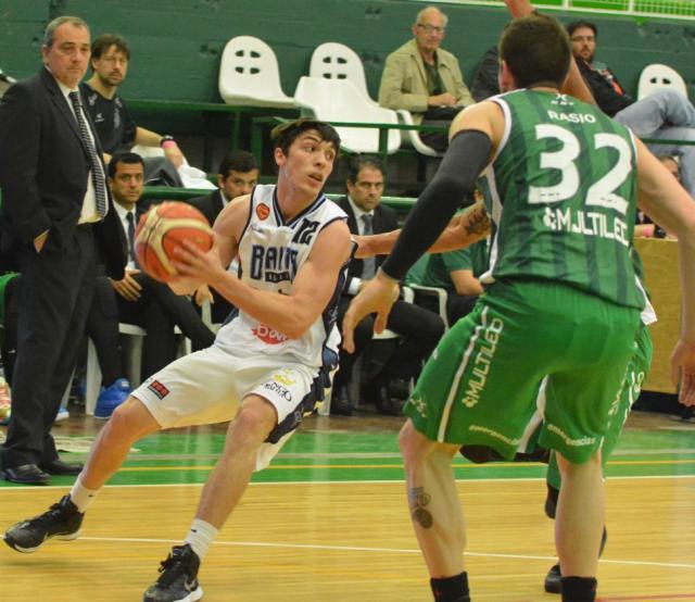 Bah�a Basket aplast� a Ferro
