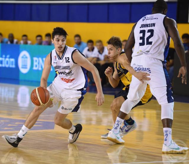 Bah�a pis� fuerte en La Boca