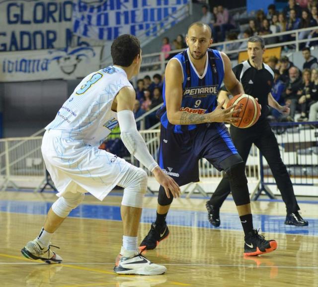 Acomod� los papeles