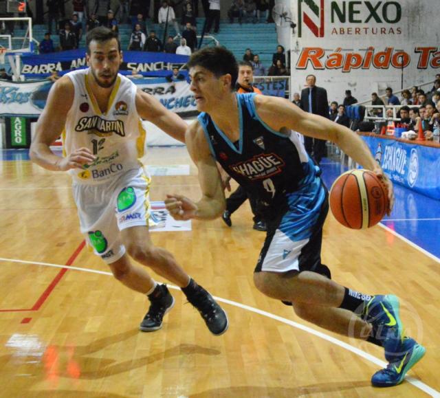 San Mart�n pisa fuerte