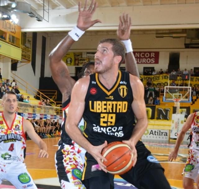 San Mart�n dio vuelta la local�a con juego a todo gol