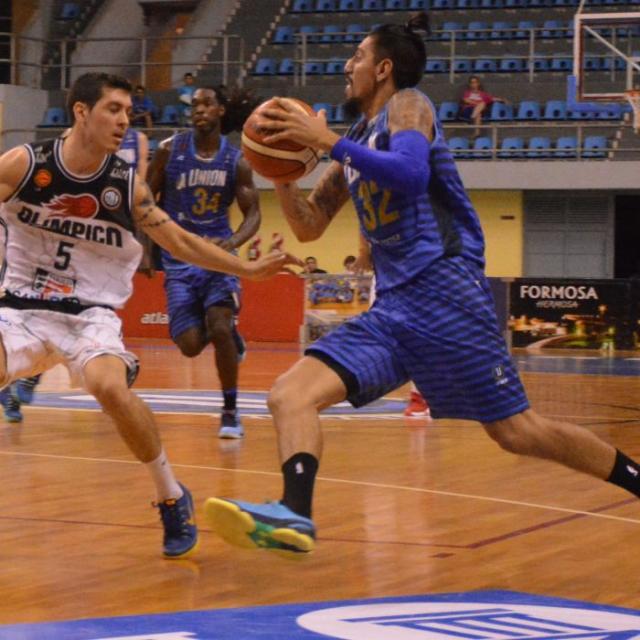 La vara estaba muy alta