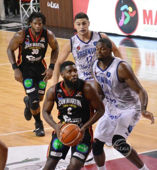 San Mart�n sigue puntero y de racha