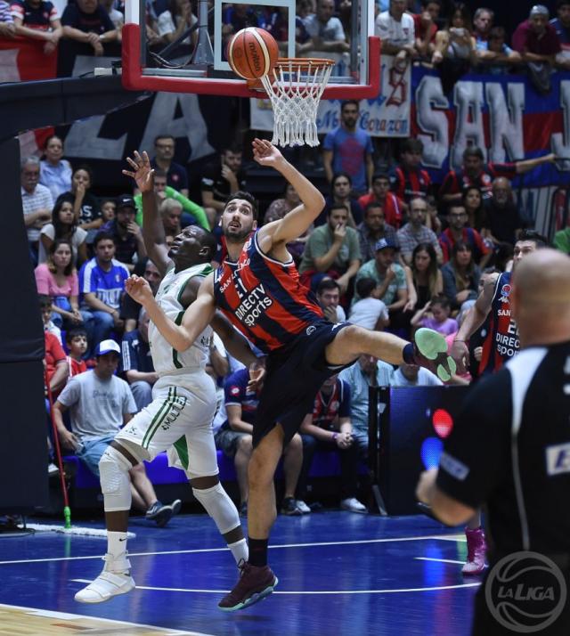 El tren abri� la estaci�n Boedo