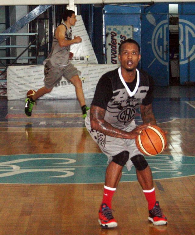 Lleg� Mac Hopson y Regatas entra en la etapa fuerte de su preparaci�n